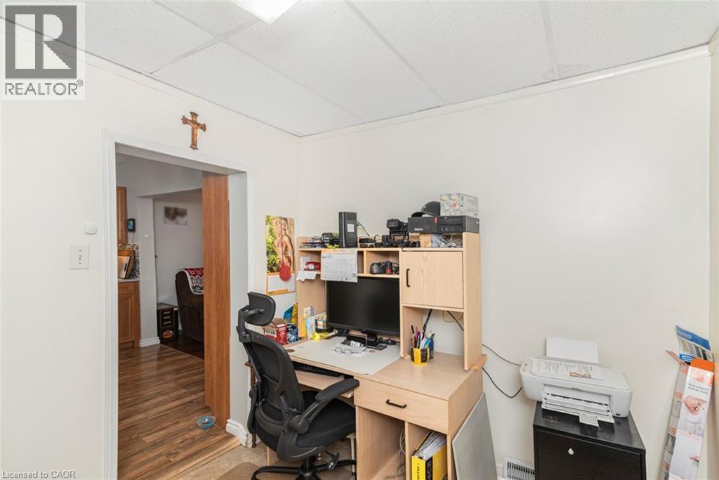 51 Beach Road, Hamilton, ON - Indoor Photo Showing Office