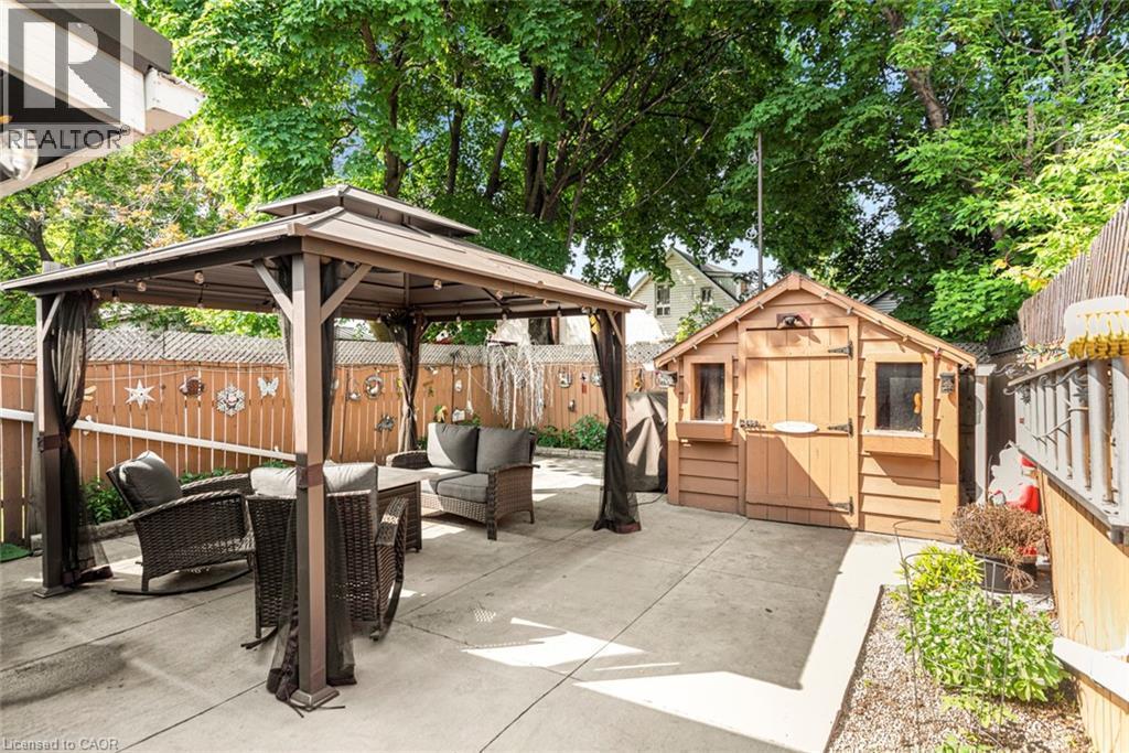 51 Beach Road, Hamilton, ON - Outdoor