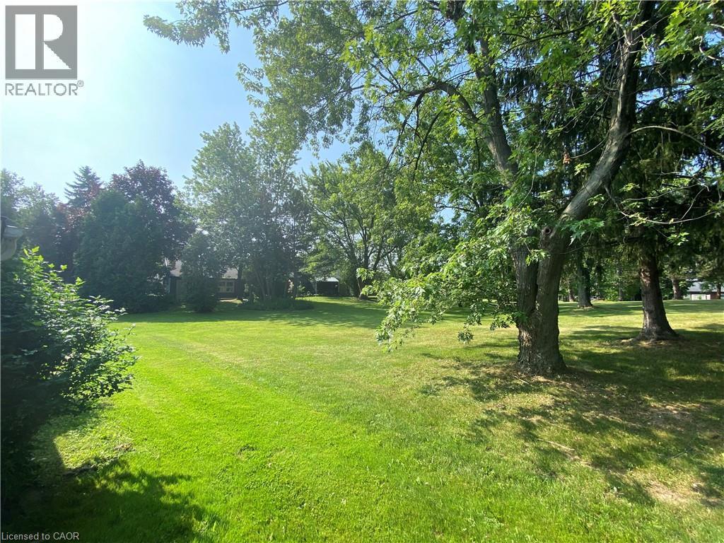 13 Szollosy Circle, Hamilton, ON - Outdoor