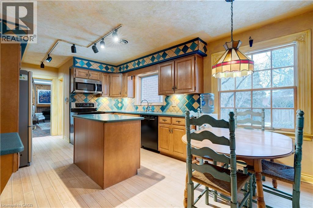 238 Penn Drive, Burlington, ON - Indoor Photo Showing Kitchen