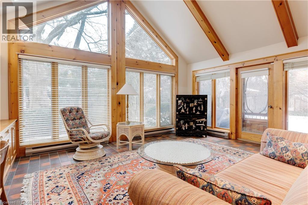 238 Penn Drive, Burlington, ON - Indoor Photo Showing Living Room