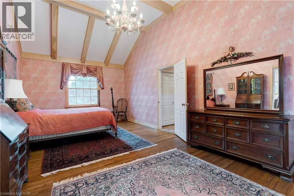 238 Penn Drive, Burlington, ON - Indoor Photo Showing Bedroom