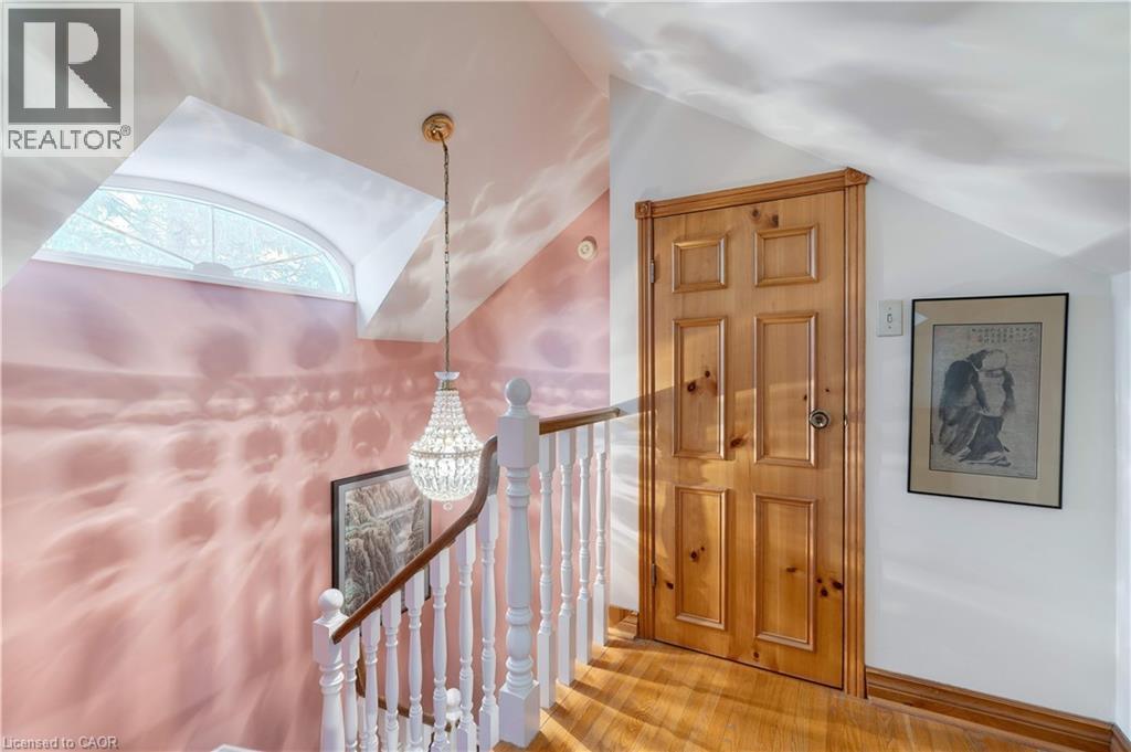 238 Penn Drive, Burlington, ON - Indoor Photo Showing Other Room