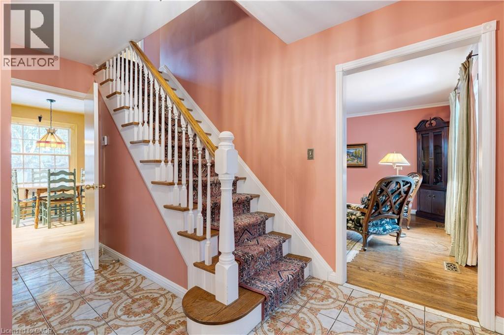 238 Penn Drive, Burlington, ON - Indoor Photo Showing Other Room