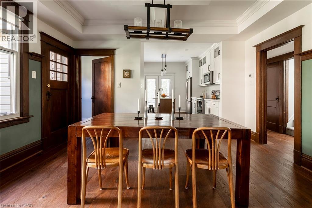 27 Cliff Avenue, Hamilton, ON - Indoor Photo Showing Dining Room