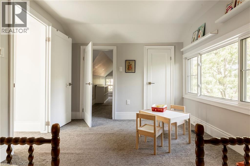 27 Cliff Avenue, Hamilton, ON - Indoor Photo Showing Other Room