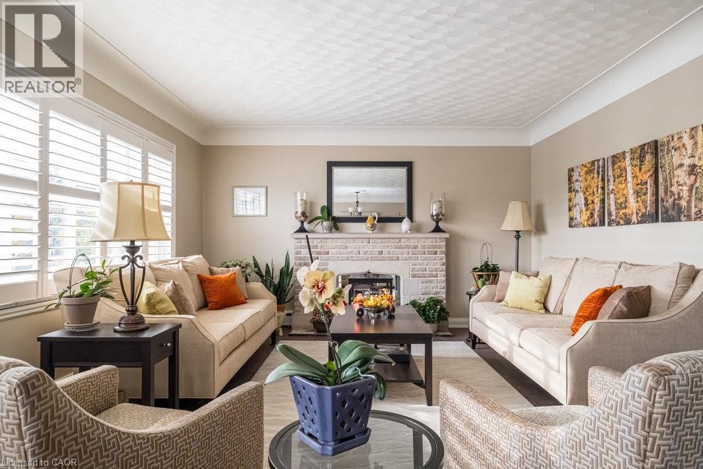 858 King Street W, Hamilton, ON