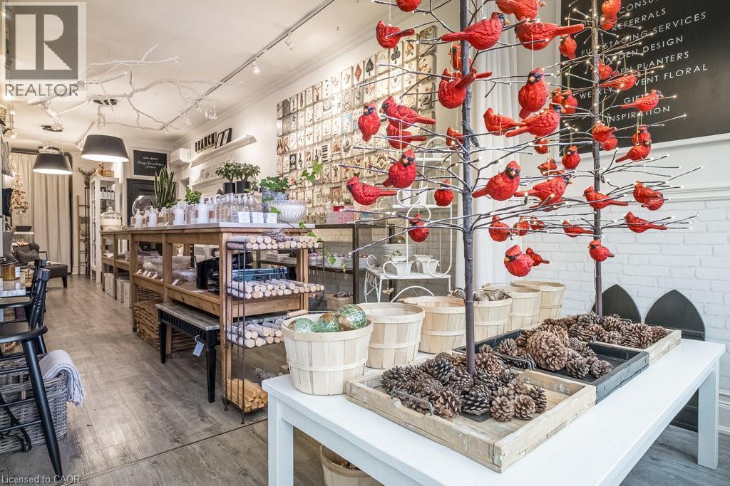 858 King Street W, Hamilton, ON