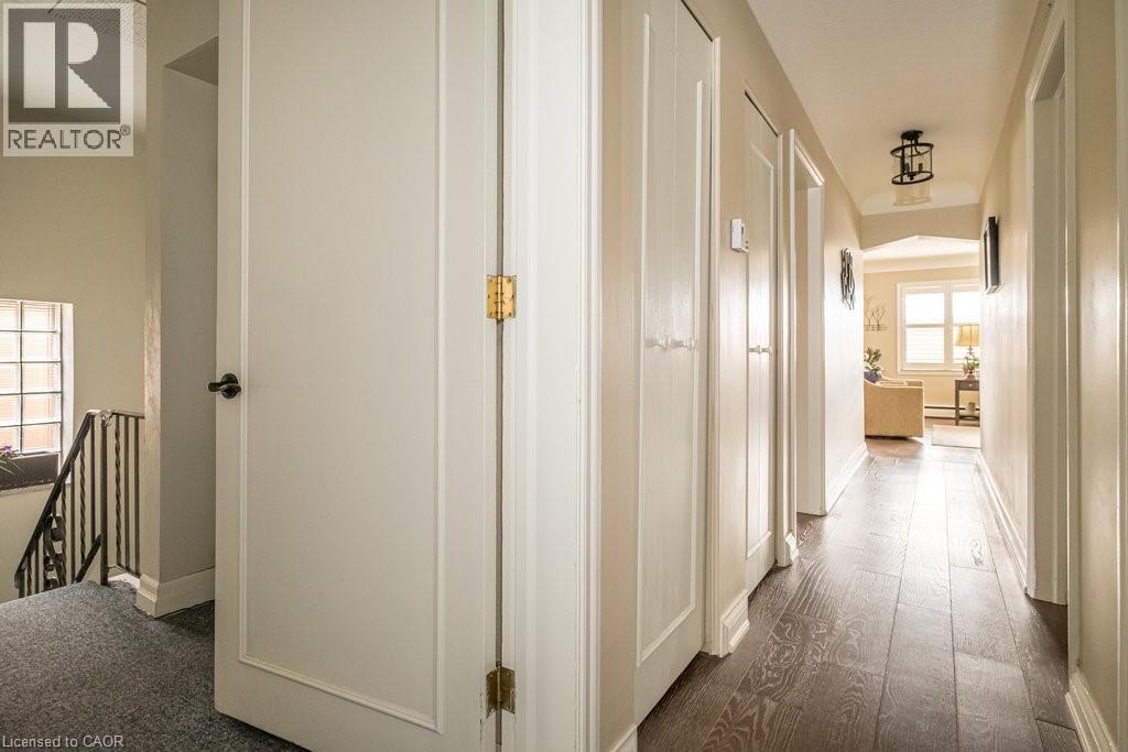 858 King Street W, Hamilton, ON