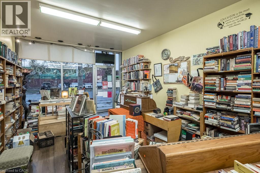 858 King Street W, Hamilton, ON
