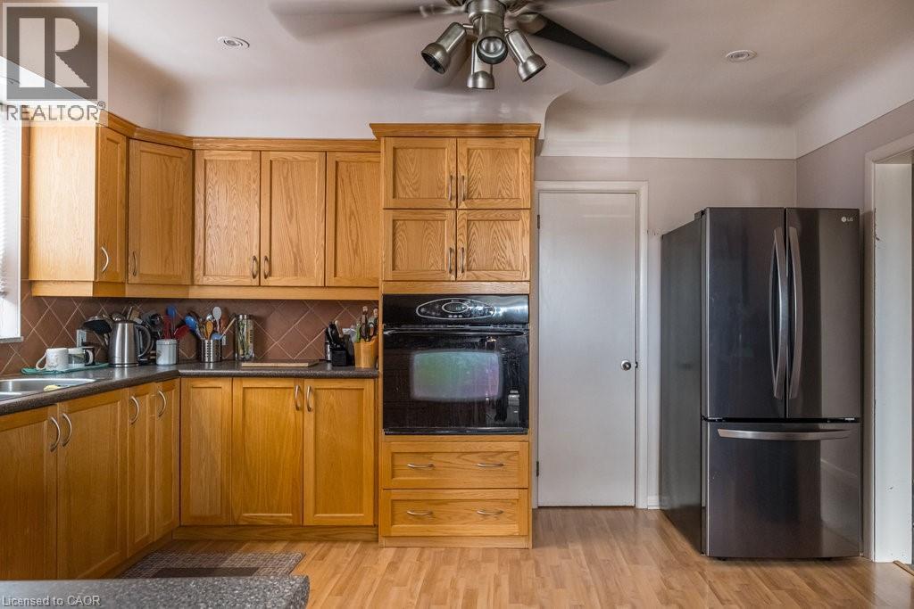 858 King Street W, Hamilton, ON