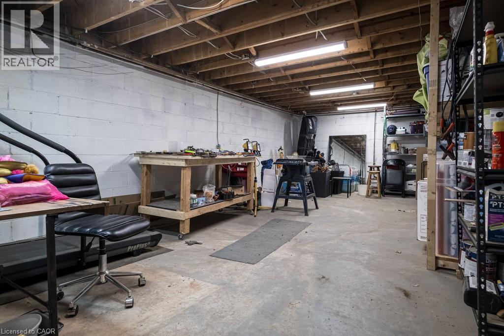 858 King Street W, Hamilton, ON