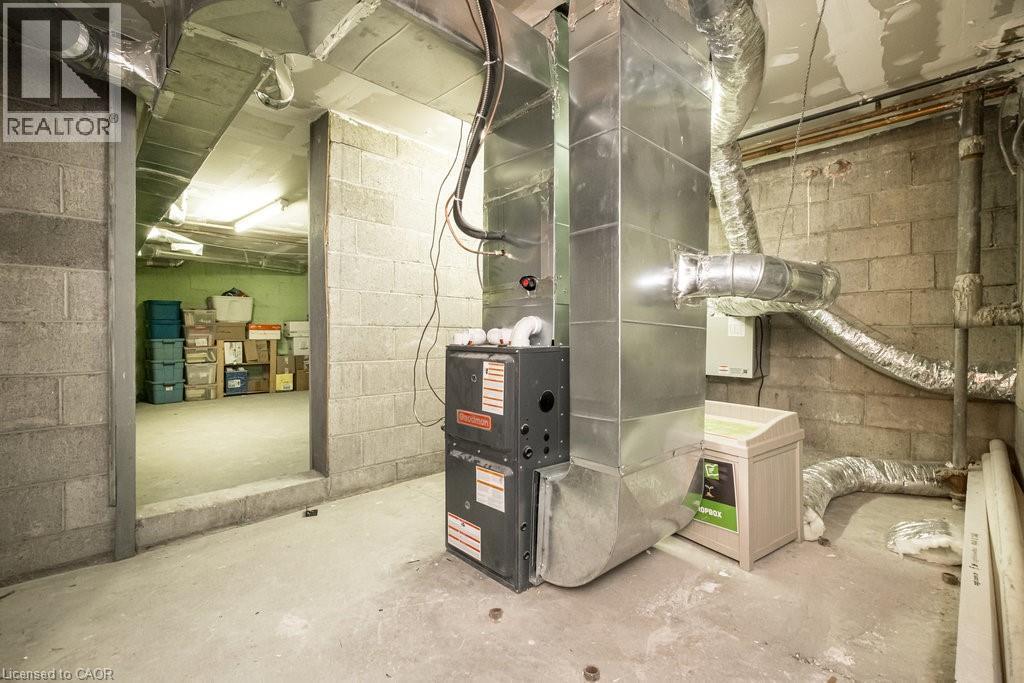858 King Street W, Hamilton, ON