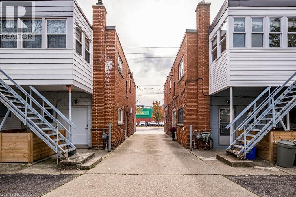 858 King Street W, Hamilton, ON