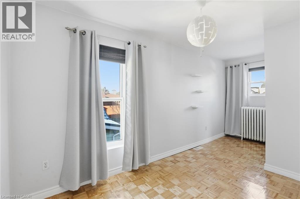 81 Simcoe Street E, Hamilton, ON - Indoor Photo Showing Other Room