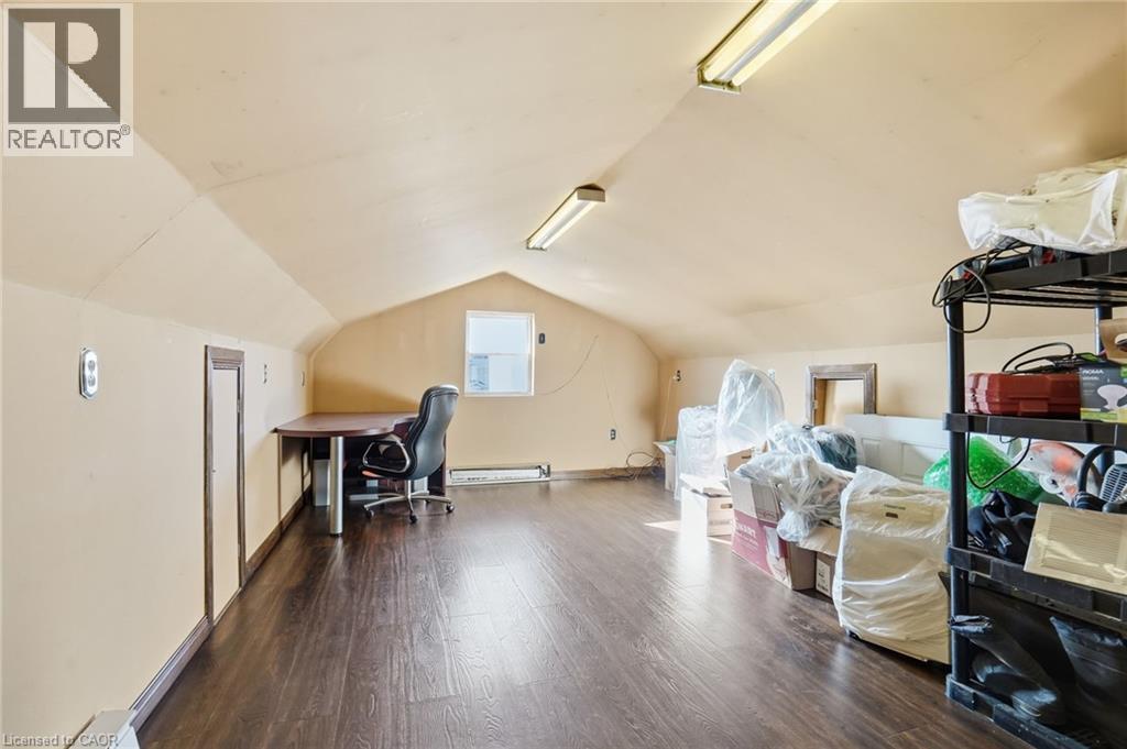 Finished loft above the garage - great for an office or potential ADU! - 81 Simcoe Street E, Hamilton, ON - Indoor