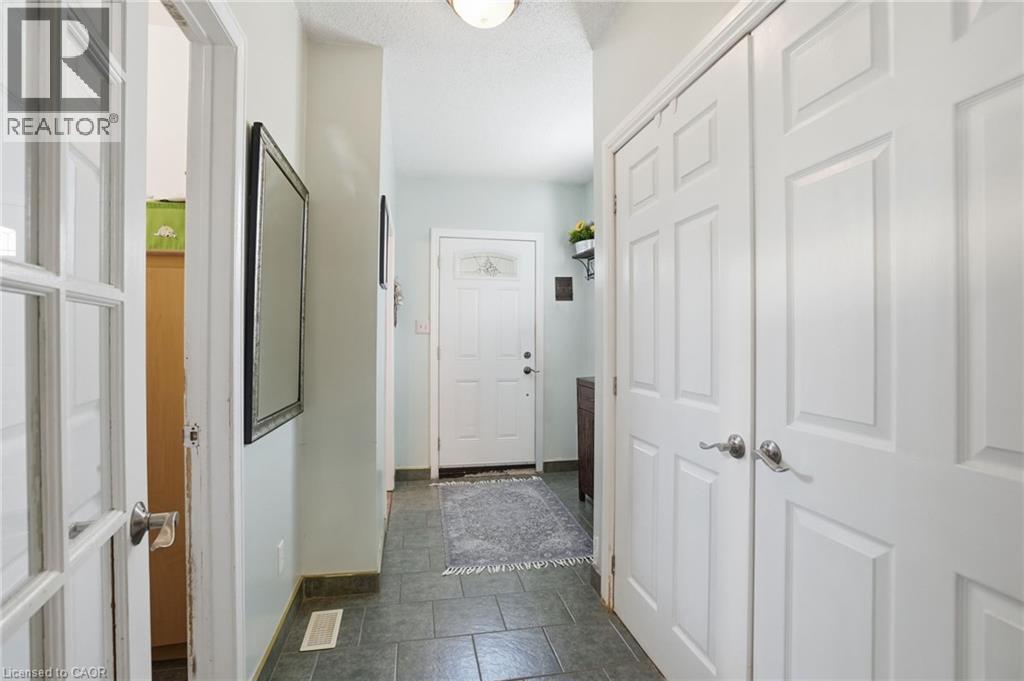 81 Simcoe Street E, Hamilton, ON - Indoor Photo Showing Other Room