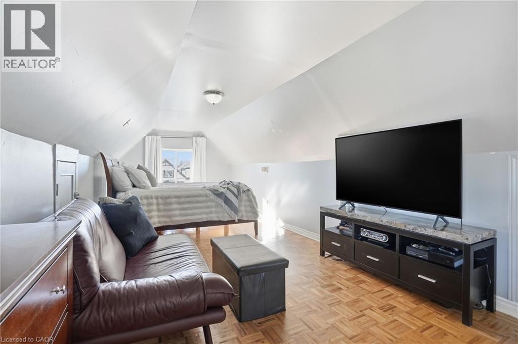 81 Simcoe Street E, Hamilton, ON - Indoor