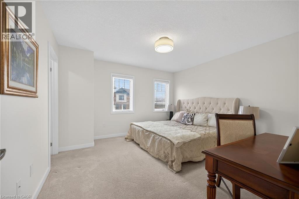 9 Hedges Crescent, Hamilton, ON - Indoor Photo Showing Bedroom