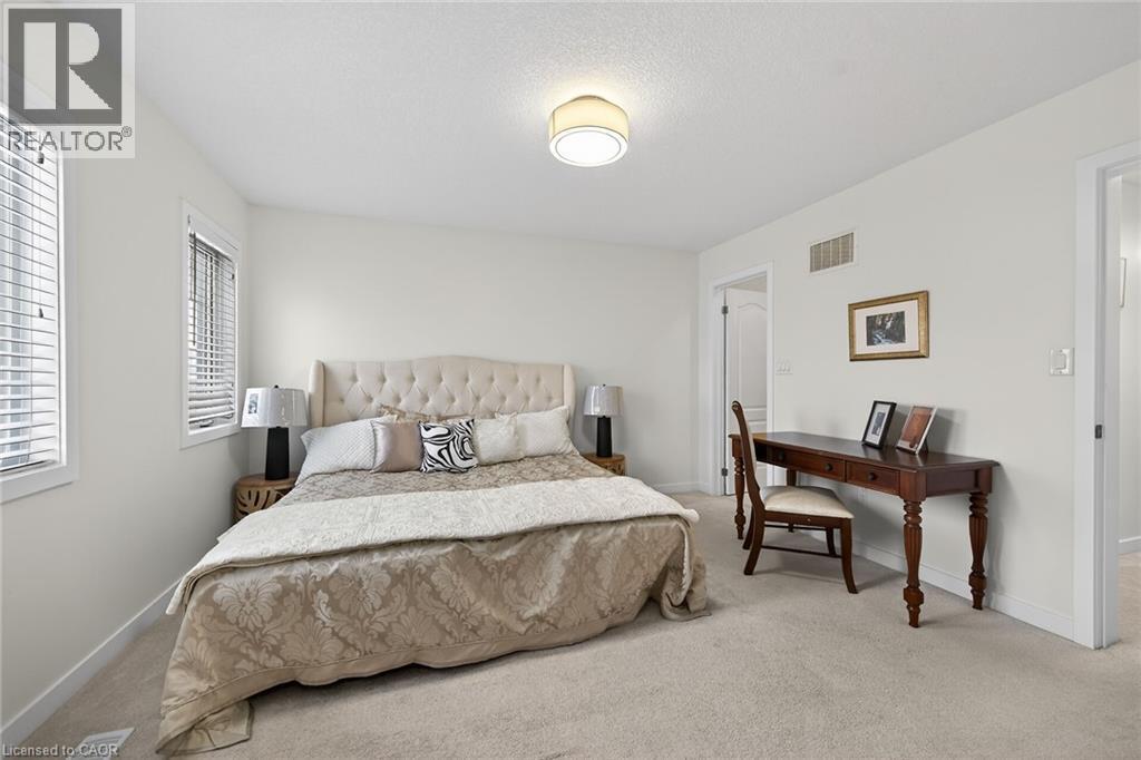 9 Hedges Crescent, Hamilton, ON - Indoor Photo Showing Bedroom