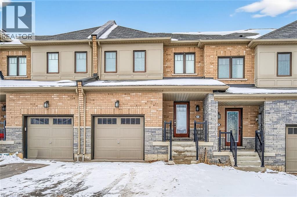 9 Hedges Crescent, Hamilton, ON - Outdoor With Facade