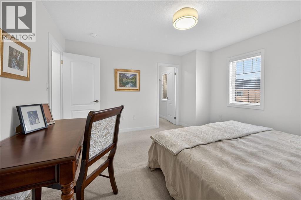 9 Hedges Crescent, Hamilton, ON - Indoor Photo Showing Bedroom