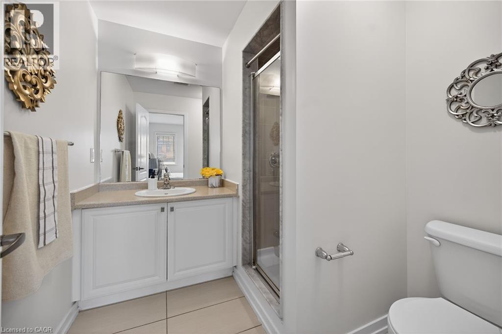 9 Hedges Crescent, Hamilton, ON - Indoor Photo Showing Bathroom