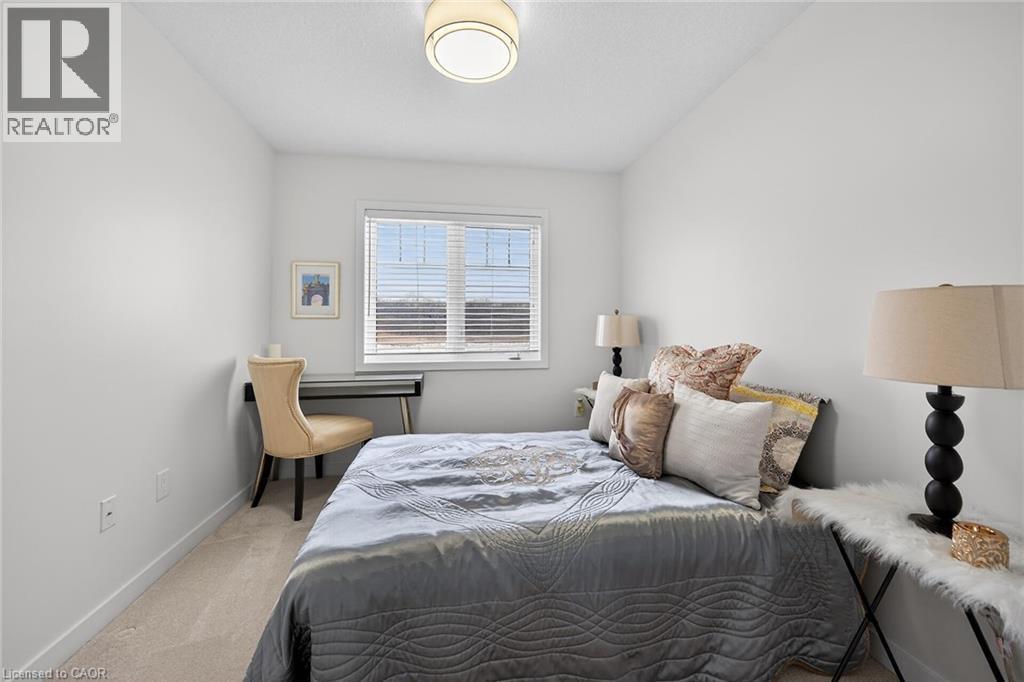 9 Hedges Crescent, Hamilton, ON - Indoor Photo Showing Bedroom