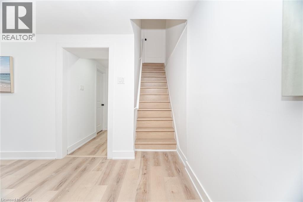 26 Graywood Road, Hamilton, ON - Indoor Photo Showing Other Room