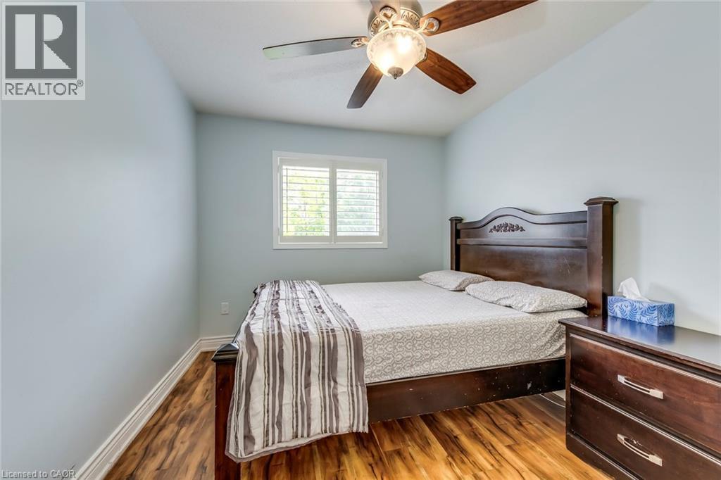 4084 Kryzan Drive, Burlington, ON - Indoor Photo Showing Bedroom