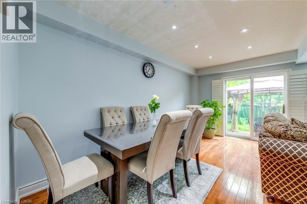 4084 Kryzan Drive, Burlington, ON - Indoor Photo Showing Dining Room