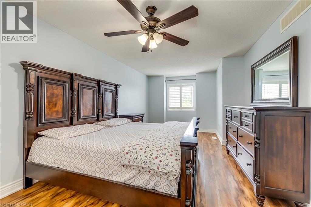 4084 Kryzan Drive, Burlington, ON - Indoor Photo Showing Bedroom