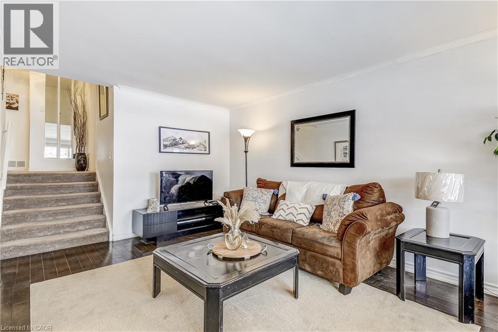 2145 Sandringham Drive, Burlington, ON - Indoor Photo Showing Living Room