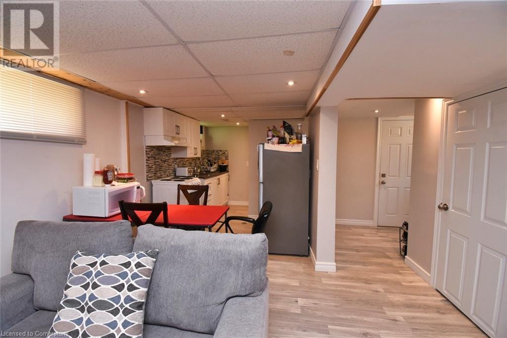 205 Ivon Avenue, Hamilton, ON - Indoor