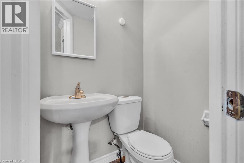 23 Stonecairn Drive, Cambridge, ON - Indoor Photo Showing Bathroom