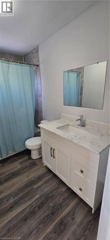 443 Hazel Street, Waterloo, ON - Indoor Photo Showing Bathroom