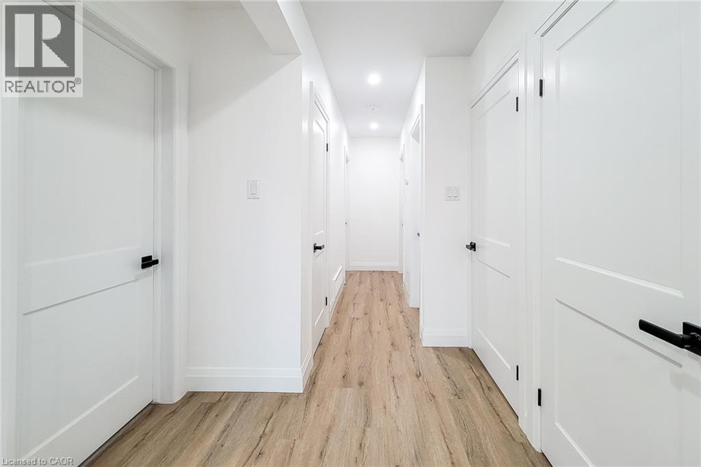 53 Winchester Boulevard, Hamilton, ON - Indoor Photo Showing Other Room