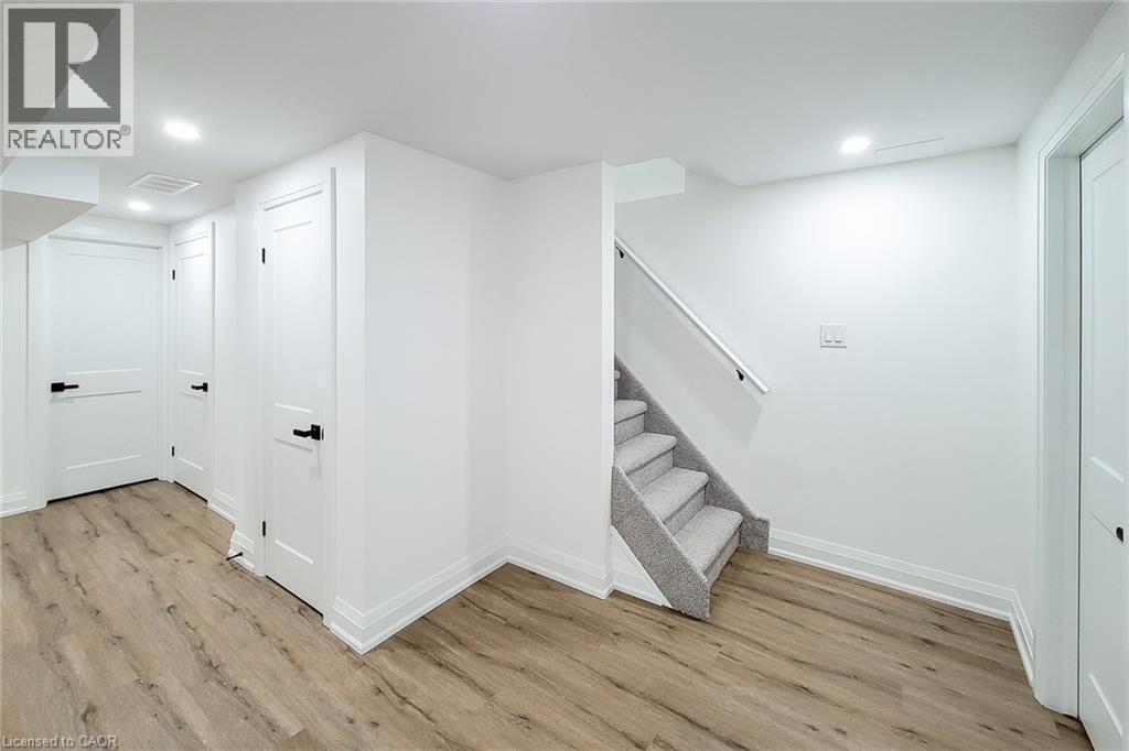 53 Winchester Boulevard, Hamilton, ON - Indoor Photo Showing Other Room