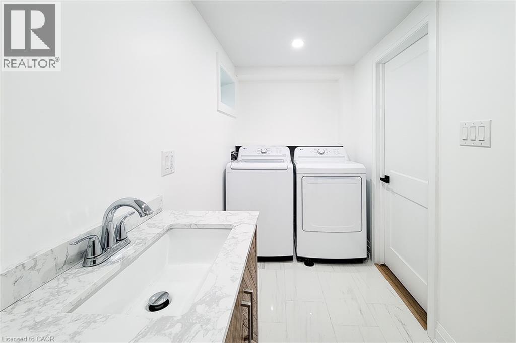 53 Winchester Boulevard, Hamilton, ON - Indoor Photo Showing Laundry Room