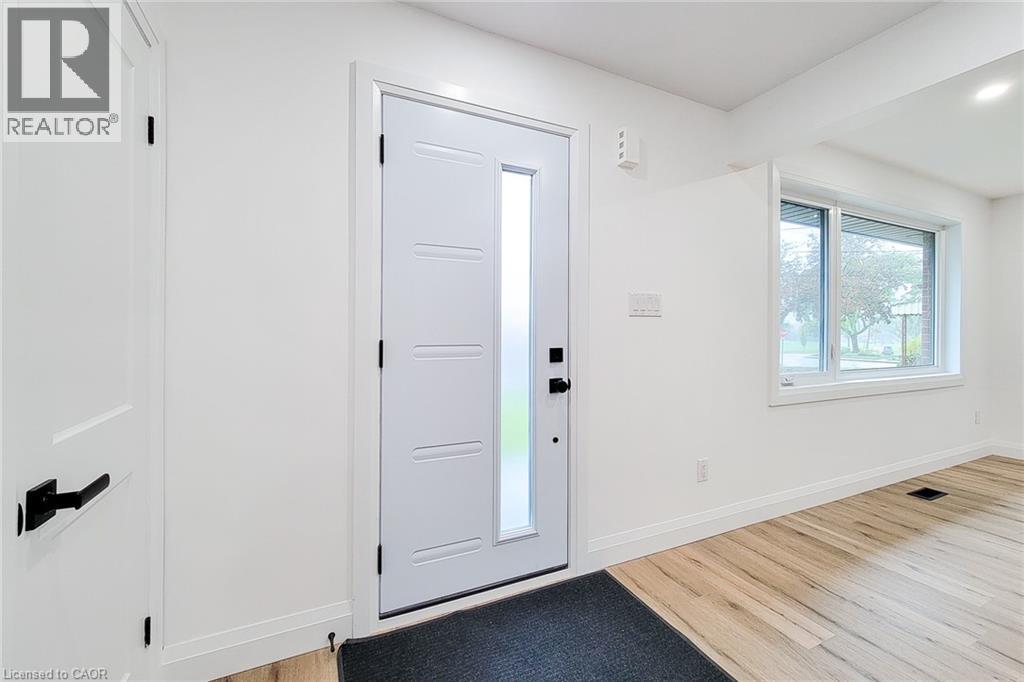 53 Winchester Boulevard, Hamilton, ON - Indoor Photo Showing Other Room