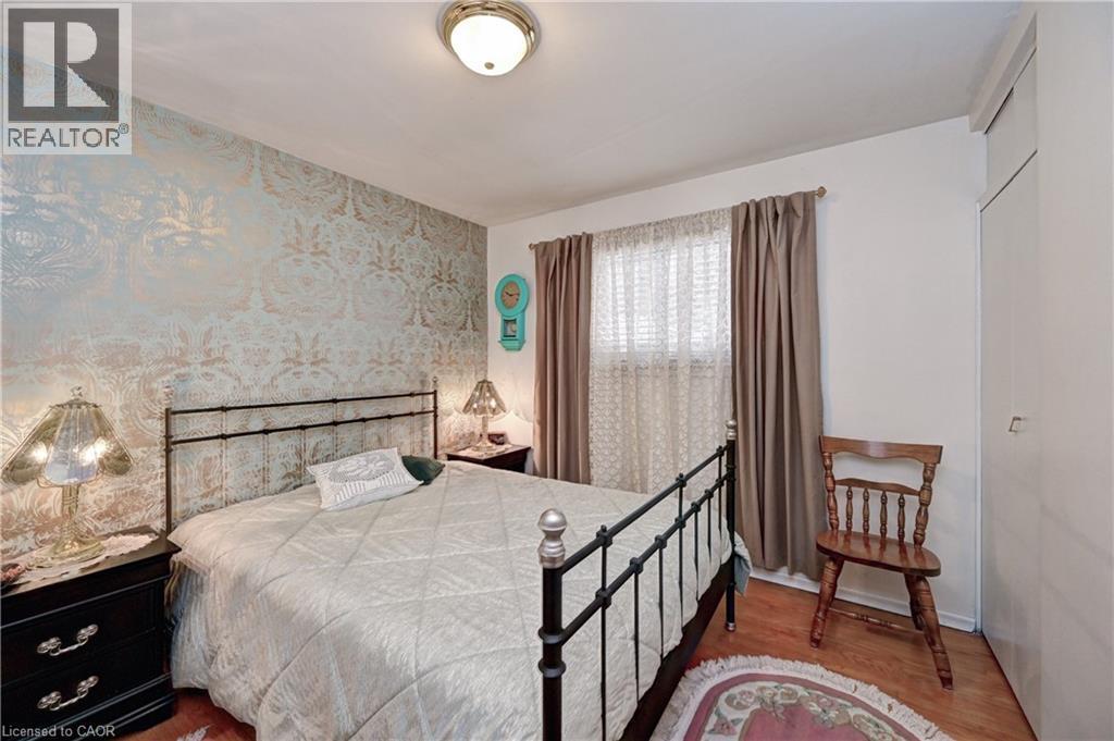 132 Forest Hill Drive, Kitchener, ON - Indoor Photo Showing Bedroom