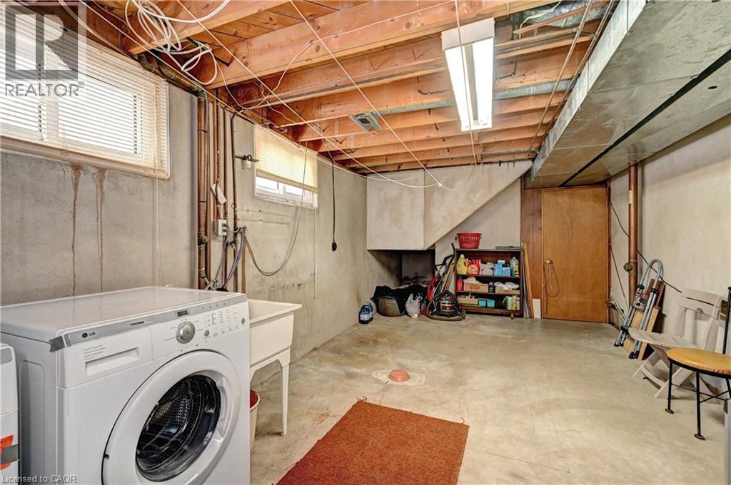 132 Forest Hill Drive, Kitchener, ON - Indoor Photo Showing Laundry Room