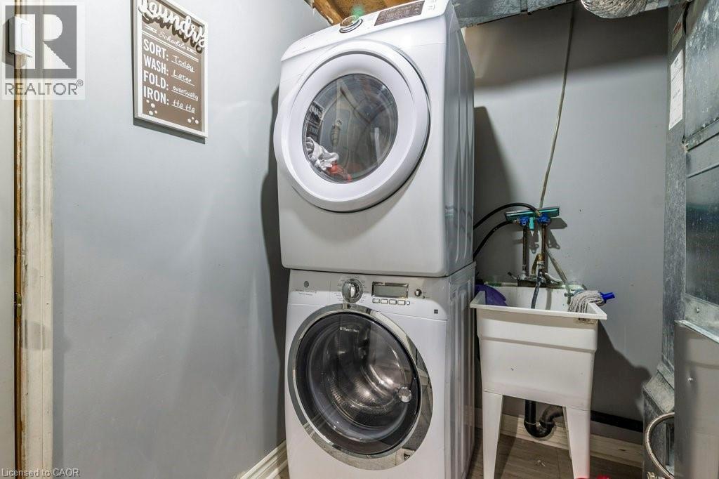 26 Moss Boulevard Unit# 77, Hamilton, ON - Indoor Photo Showing Laundry Room