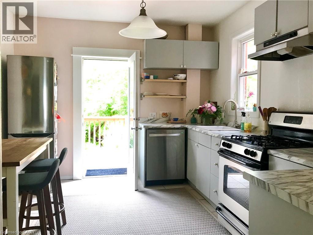 291 Bay Street N, Hamilton, ON - Indoor Photo Showing Kitchen