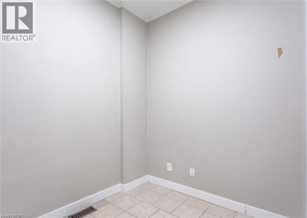 833 King Street E, Hamilton, ON