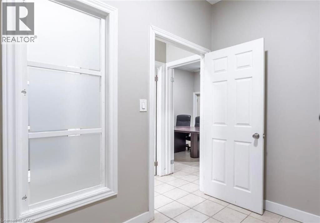 833 King Street E, Hamilton, ON