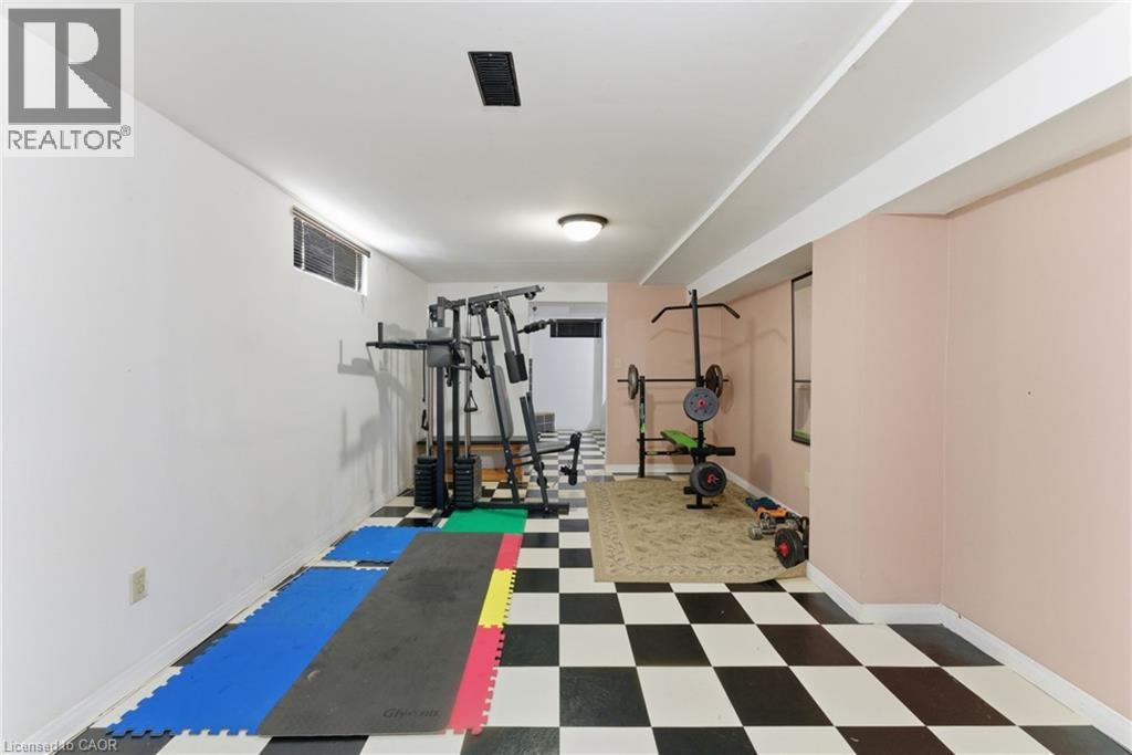 2 Morningstar Court, Hamilton, ON - Indoor Photo Showing Gym Room