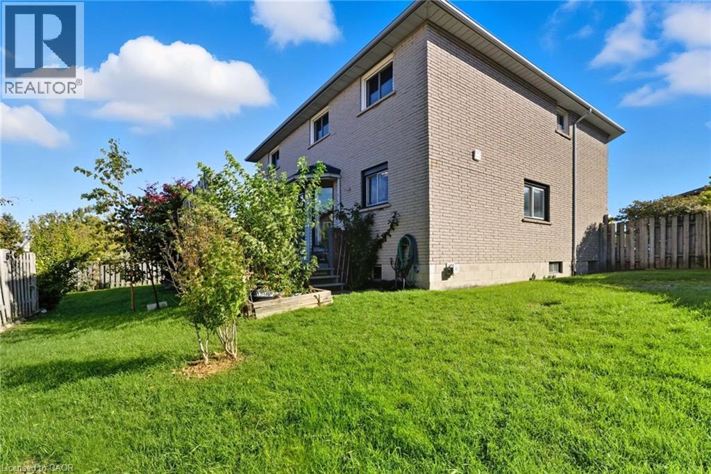 2 Morningstar Court, Hamilton, ON - Outdoor