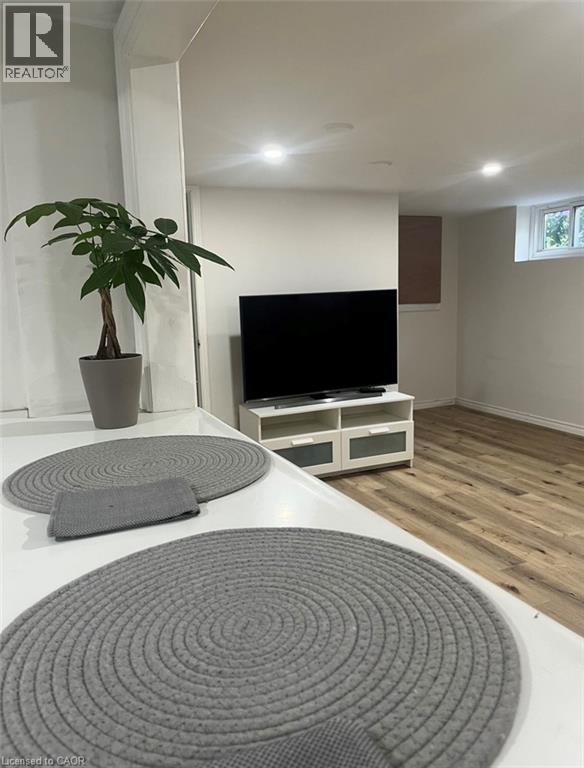 99 Brucedale Avenue E, Hamilton, ON - Indoor