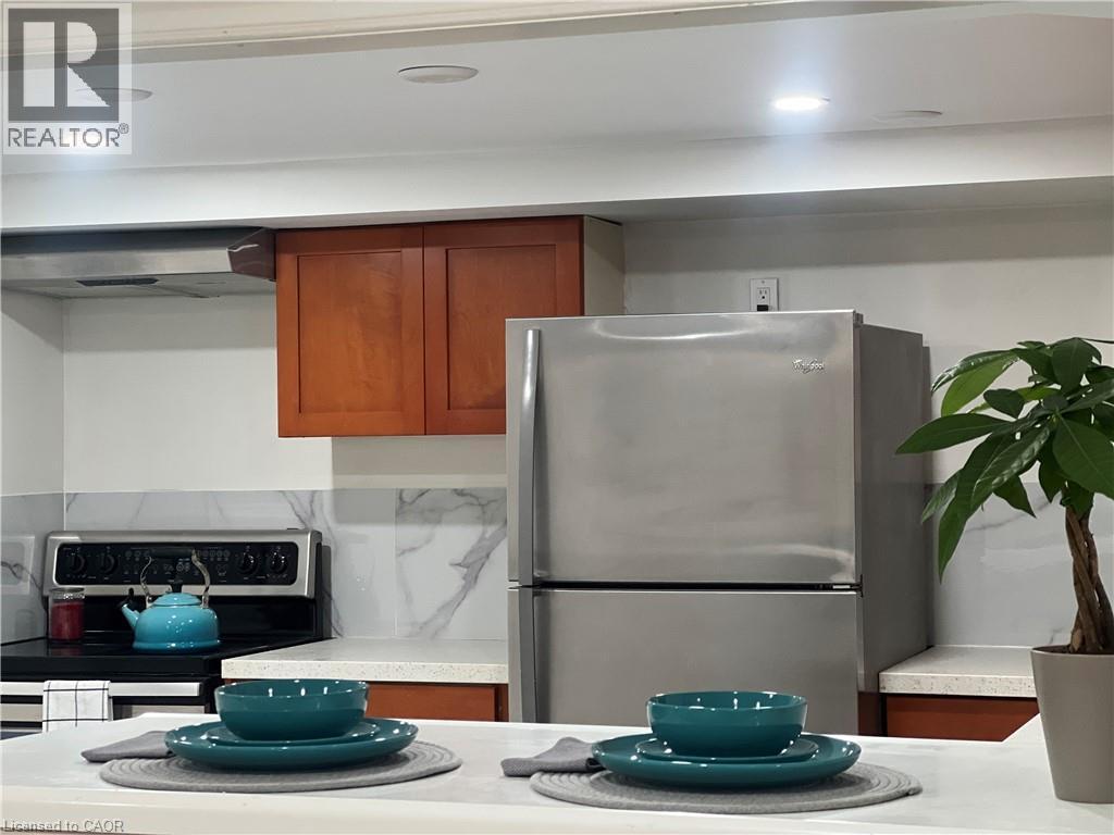 99 Brucedale Avenue E, Hamilton, ON - Indoor Photo Showing Kitchen